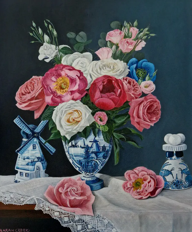 Flowers from Holland, Delfs blauwe vaas met pioenrozen